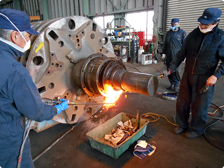 破砕機分解整備工事